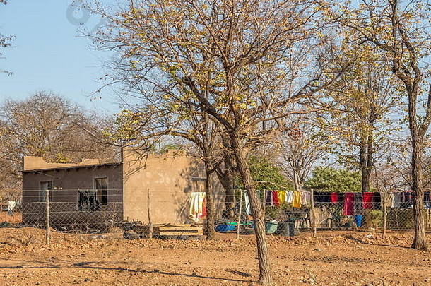 后种族隔离时期典型的非洲乡村生活方式景观形式中的南非形象