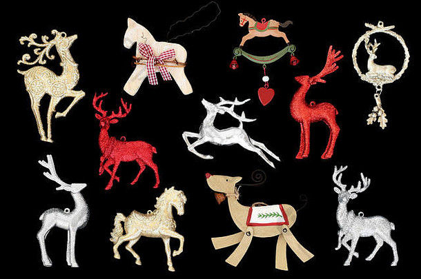 圣诞树上的驯鹿和马匹饰物孤立在黑色背景上。顶视图。