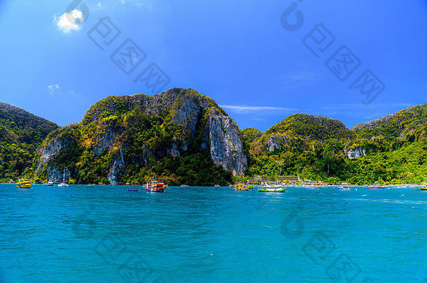 船只与岩石，泰国克拉比安达曼海披披披登岛
