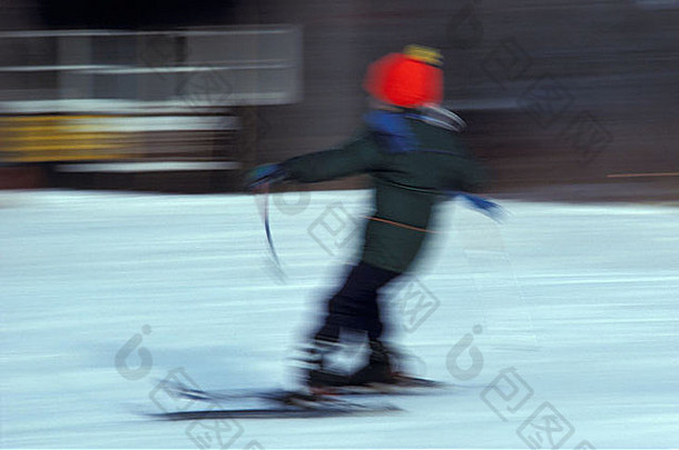 滑雪外套滑雪板下坡运动运动模糊红色的他帽青少年少年复制空间