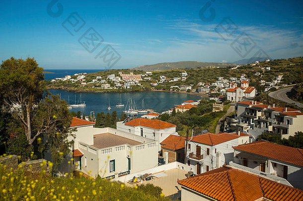 希腊安德罗斯岛游艇码头全景图。
