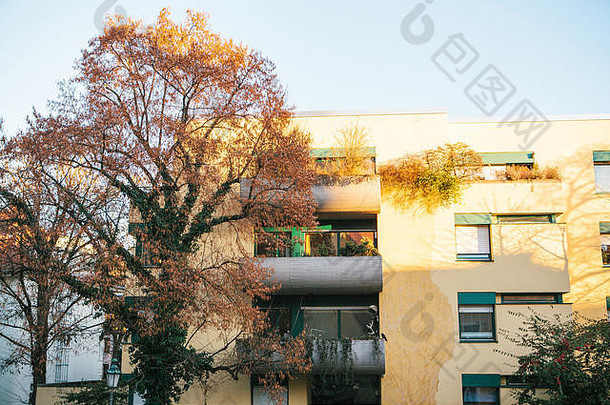 外视图现代住宅建筑阳台慕尼黑德国