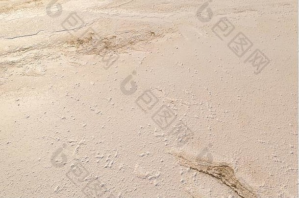 沙漠的优质盐结构。从无人驾驶飞机上俯瞰乌克兰莱巴基夫卡度假村附近的图兹拉盐湖。