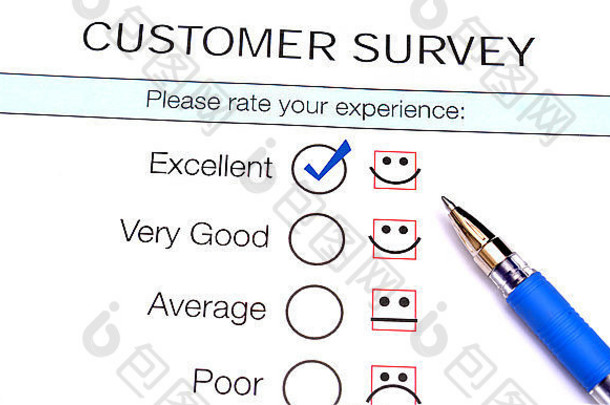 勾选客户服务满意度调查表上的“优秀”复选框。