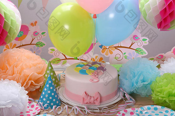 生日粉红色的蛋糕气球聚会，派对接待