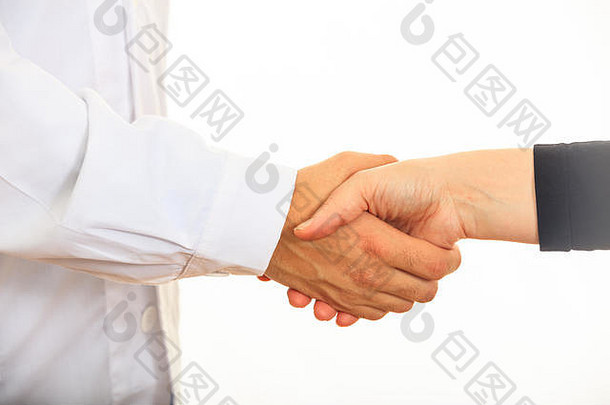 在白色背景上握手的医生