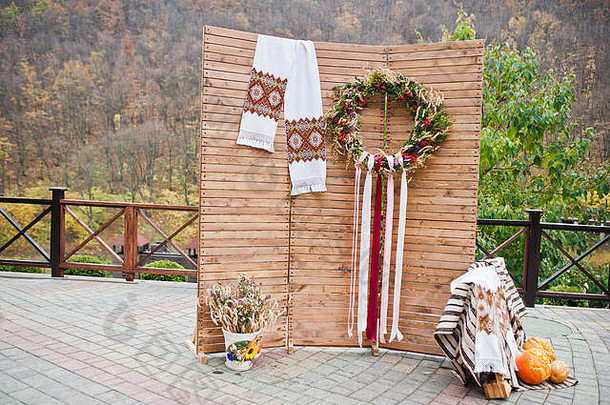 木照片区传统的乌克兰婚礼