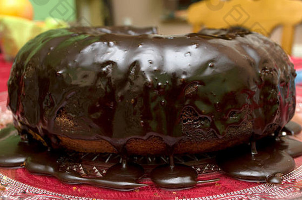 巧克力蛋糕库格洛夫融化了巧克力圆