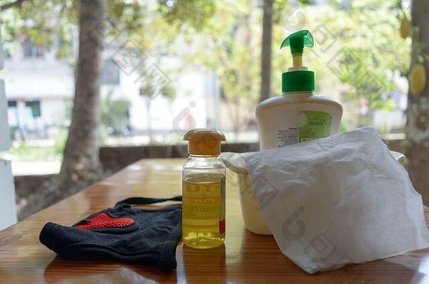 面部面具湿巾手消毒液餐巾卫生垫清洁消毒家庭产品保持健康的防止传播
