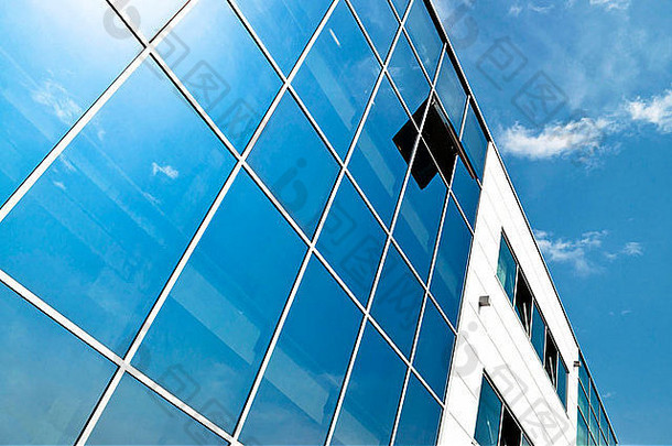 开放窗口现代玻璃墙办公室建筑