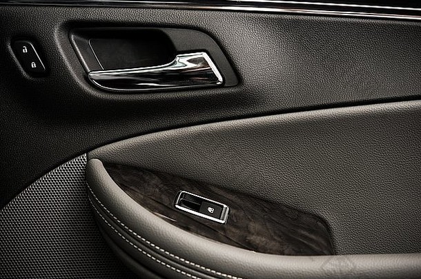奢侈品车通过特写镜头照片皮革铬高结束元素现代车室内元素