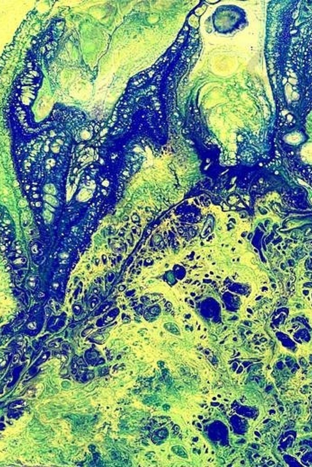 液体水彩和水墨抽象彩画。湿喘气插图、抽象背景和壁纸。蓝色和绿色