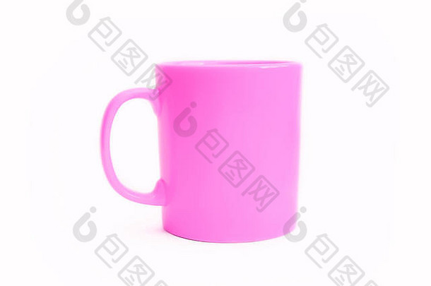 白色背景上隔离的粉红色杯子