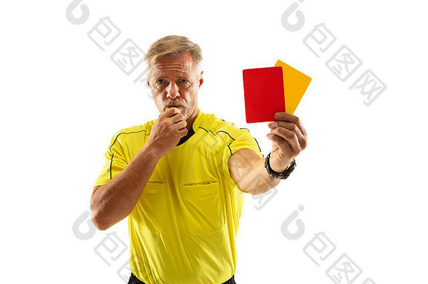 裁判显示红色的黄色的卡片足球足球球员游戏白色工作室背景概念体育运动规则违反有争议的问题障碍克服