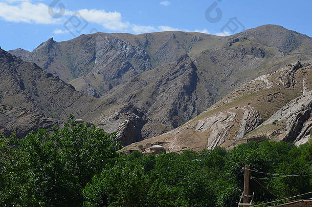 乌兹别克斯坦中部努拉托-基兹勒库姆生物圈保护区内的努拉托山脉