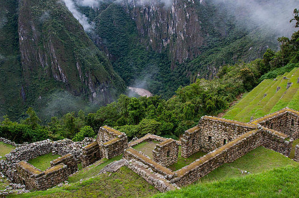 美丽的背景照片古老的石头废墟花园“马丘比丘比丘野生自然红色的水河谷秘鲁人