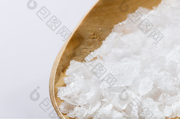 盐片具有片状纹理的海盐晶体，用于添加在顶级厨师精品食品中，以增强风味。盐
