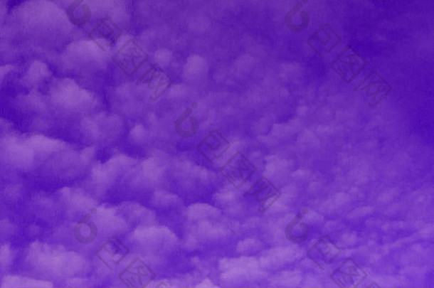 紫色的天空景色闪耀着天空的柔软空间
