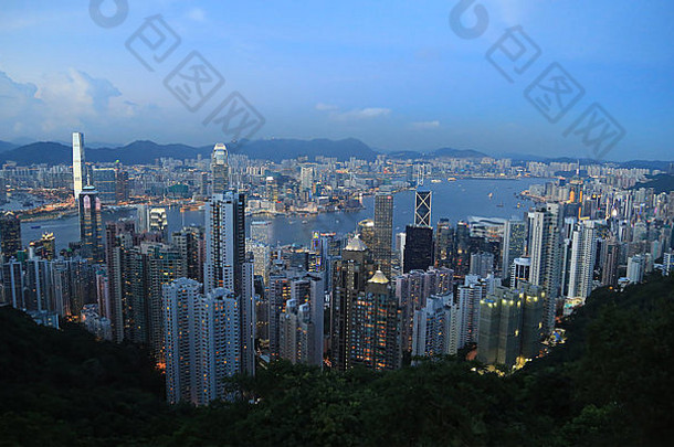 视图俯瞰在香港香港黄昏维多利亚的峰