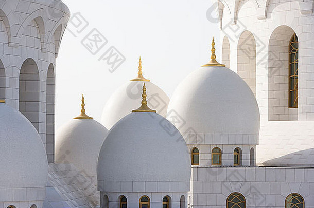 阿拉伯联合酋长国阿布扎比谢赫·扎耶德清真寺圆顶的特写镜头
