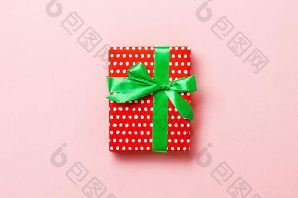 礼物盒子绿色弓圣诞节一年一天粉红色的背景前视图复制空间