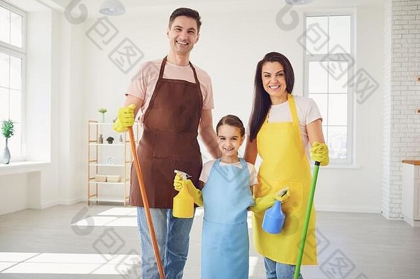 快乐家庭清洗房间房子