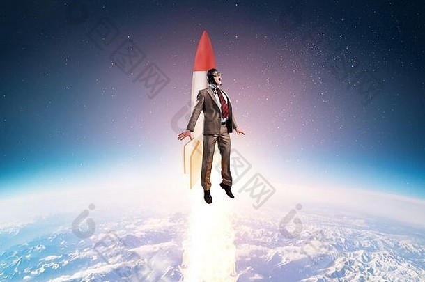 戴飞行员帽的商人在火箭上飞行