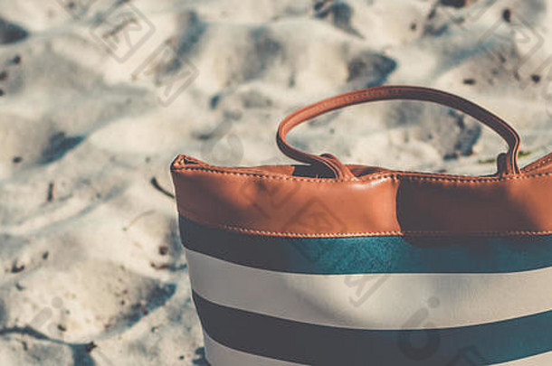 关闭袋沙子海滩旅游袋