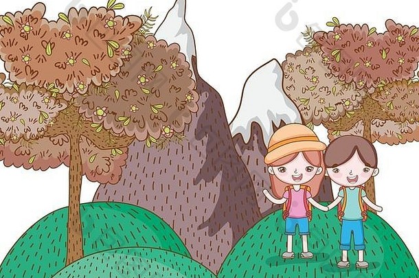 山上的女孩和男孩与大自然的树木在一起