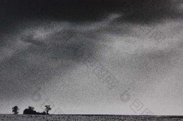 精致的七十年代极简主义黑白复古摄影作品