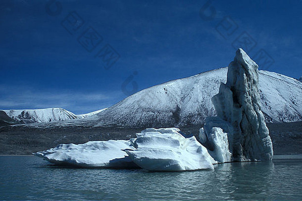 冰山彼得罗夫湖<strong>天山山脉</strong>吉尔吉斯斯坦