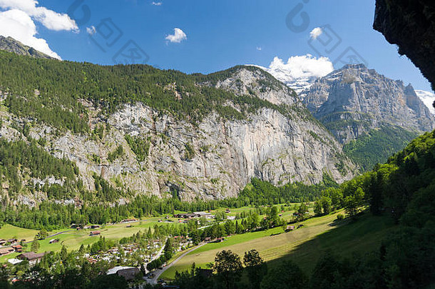 lauterbrunnen谷中央瑞士