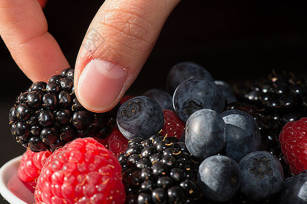 水果、覆盆子、黑莓