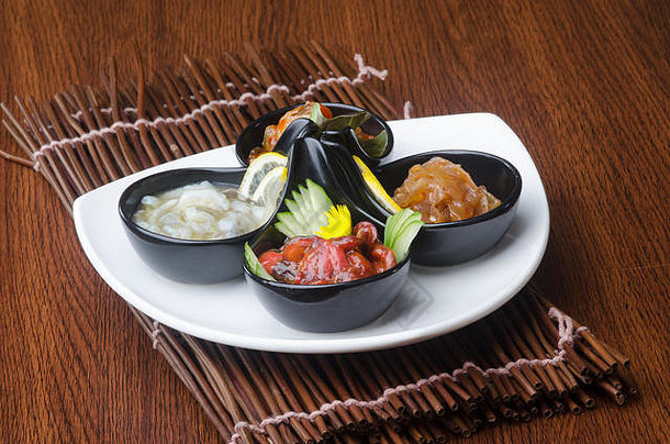 日本料理。寿司章鱼背景