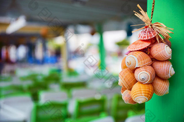 装饰色彩斑斓的贝壳挂入口餐厅博德鲁姆gumusluk火鸡