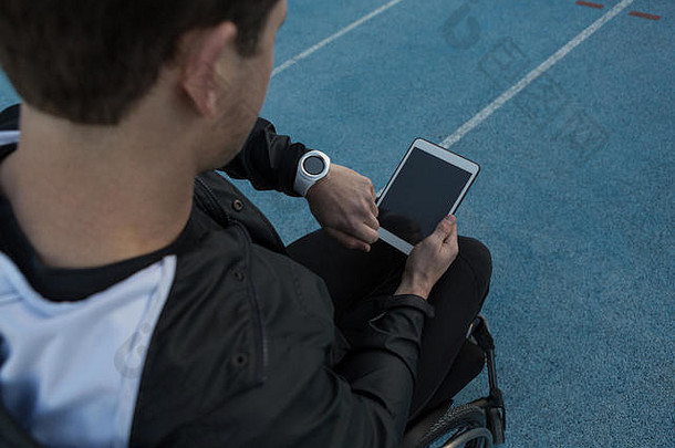 使用数字平板电脑时的残疾人运动检查时间