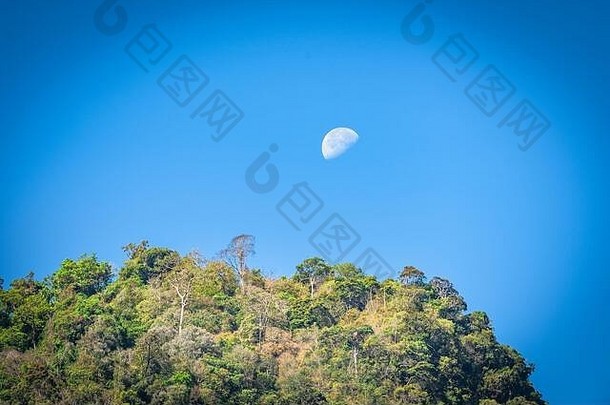 泰国山上的月亮