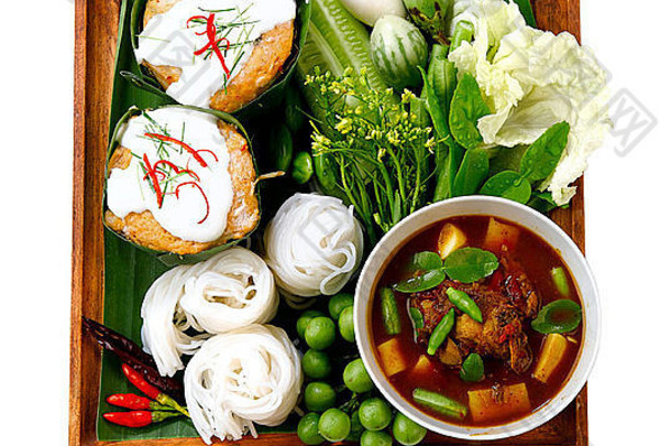 泰国面条呵呵名字珍辣的咖喱或解放军咖喱受欢迎的南部食物泰国