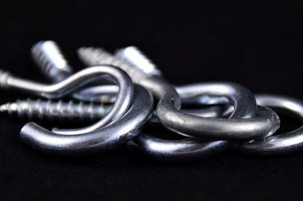 不锈钢锥螺纹钩，一组抽象金属钩