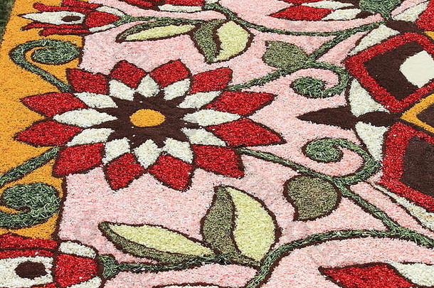 用花瓣制成的五彩花毯