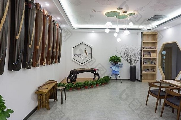 古筝<strong>教育培训机构</strong>中国室内装饰简单的优雅的显示魅力中国人传统的文化