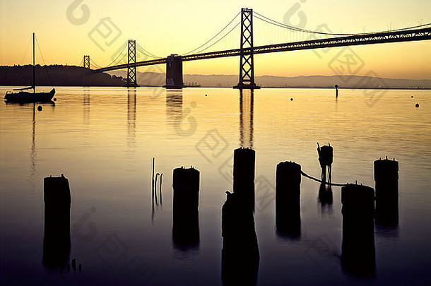 旧金山海湾大桥与特雷热艾兰