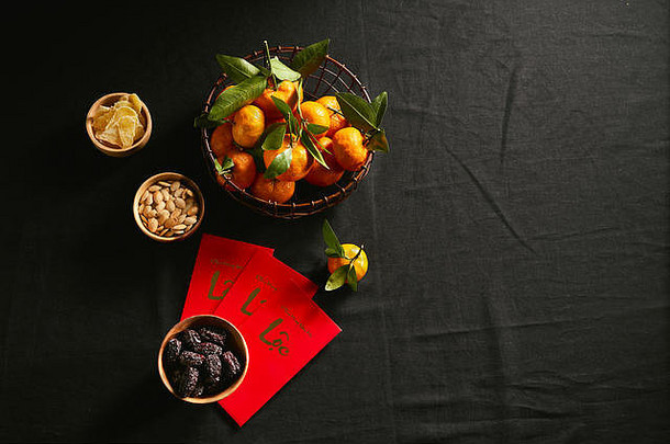 为越南<strong>春节</strong>、亚洲农历新年准备的一组五颜六色的越南果酱，由红枣、姜酱和南瓜制成的传统果脯