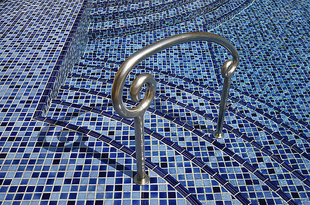 游泳池瓷砖
