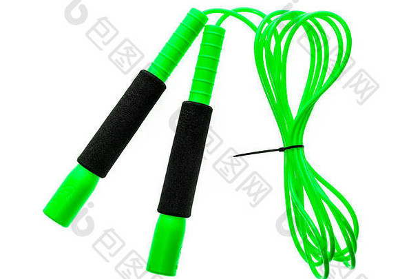 绿色跳绳或白色背景上隔离的跳绳。运动、健身、有氧运动、武术和拳击配件。