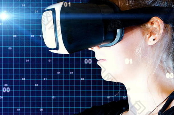 拥有oculus VR的少女，是表现虚拟现实的理想画面