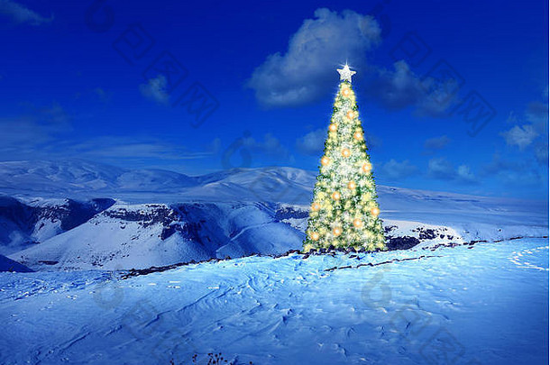 概念上的图像装饰圣诞节树色彩斑斓的灯饰品雪覆盖景观