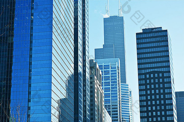 现代美国城市景观。美国伊利诺伊州芝加哥的玻璃摩天大楼。美国建筑图片集。