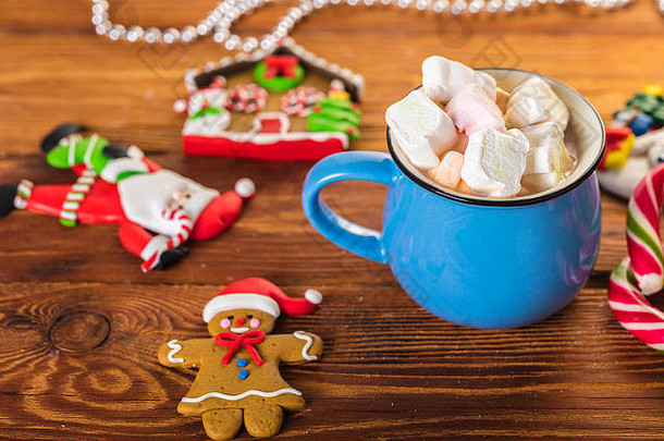 一杯加棉花糖的<strong>可可</strong>。圣诞节和新年假期的概念。
