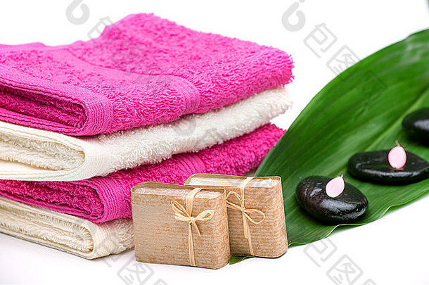 水疗、毛巾、肥皂和禅石